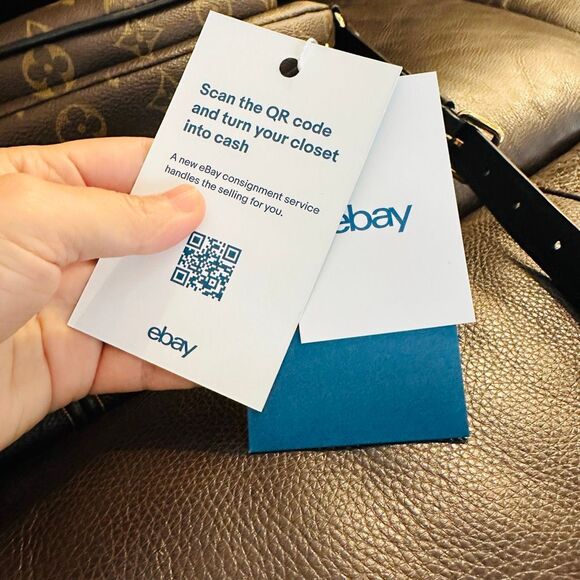 Louis Vuitton Keepit Bumbag - Picture 5 of 16